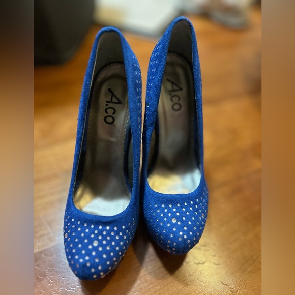 ACO Brand new Blue Studded Women's Heels - Picture 2 of 6